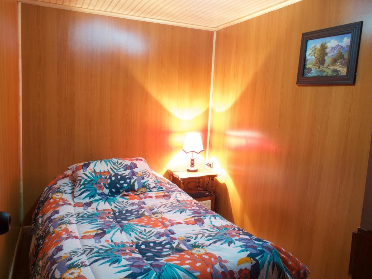 Hostal Traveltour El Campesino Puerto Natales Exterior foto